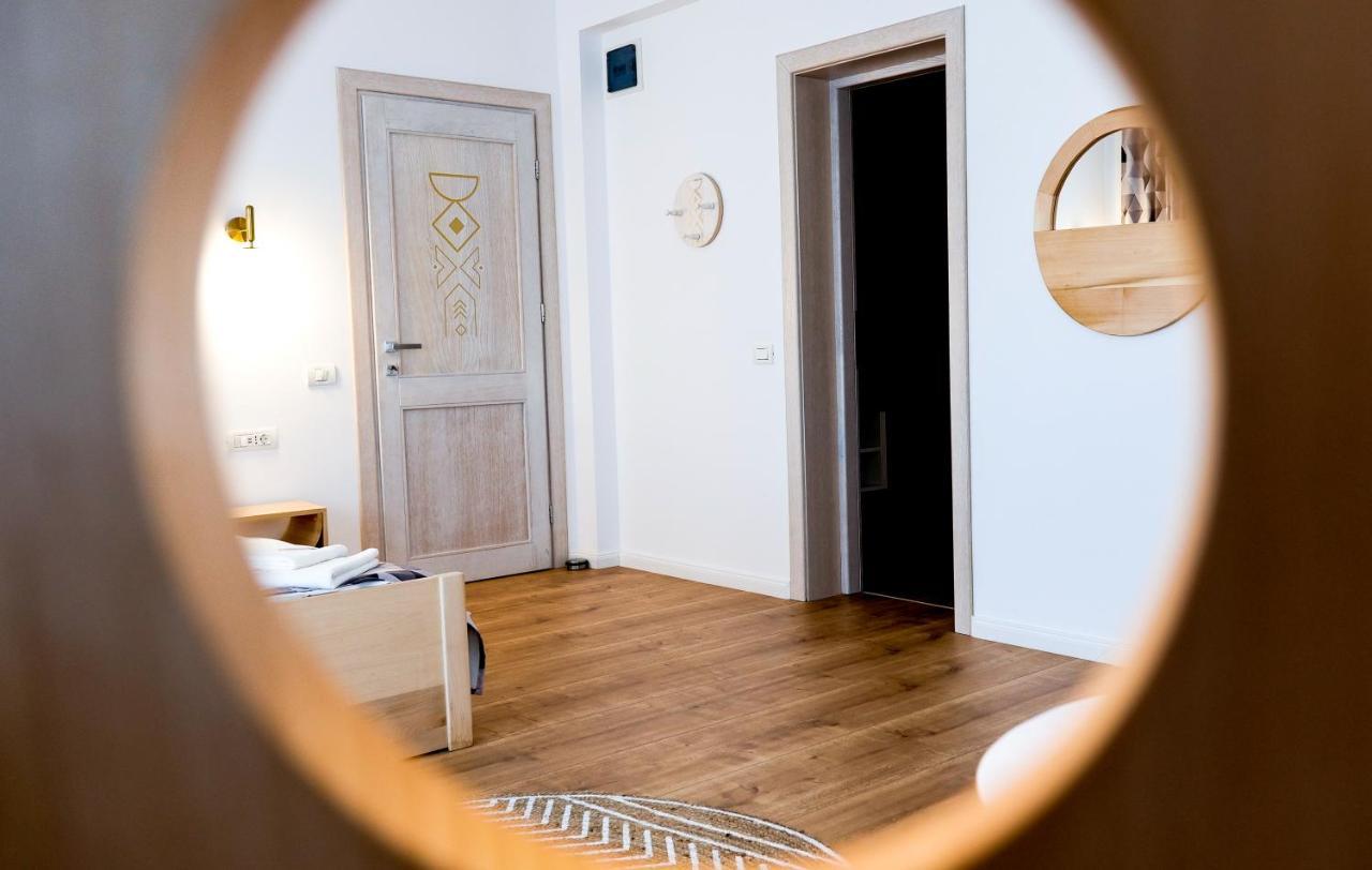 Bed and Breakfast Conacul Olarilor Baia de Fier Exterior foto
