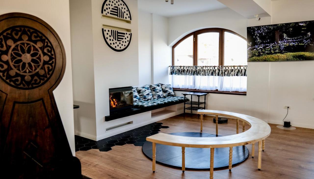 Bed and Breakfast Conacul Olarilor Baia de Fier Exterior foto
