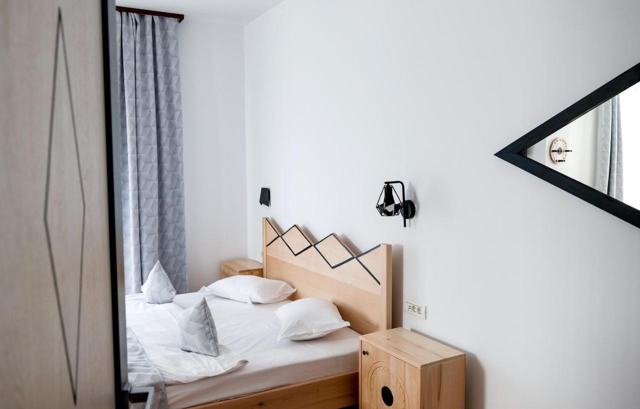 Bed and Breakfast Conacul Olarilor Baia de Fier Exterior foto