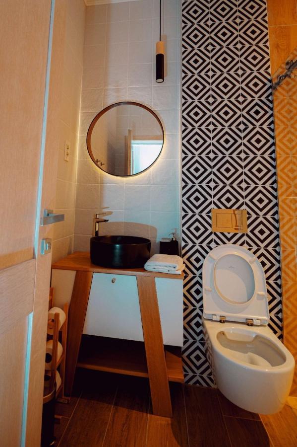 Bed and Breakfast Conacul Olarilor Baia de Fier Exterior foto