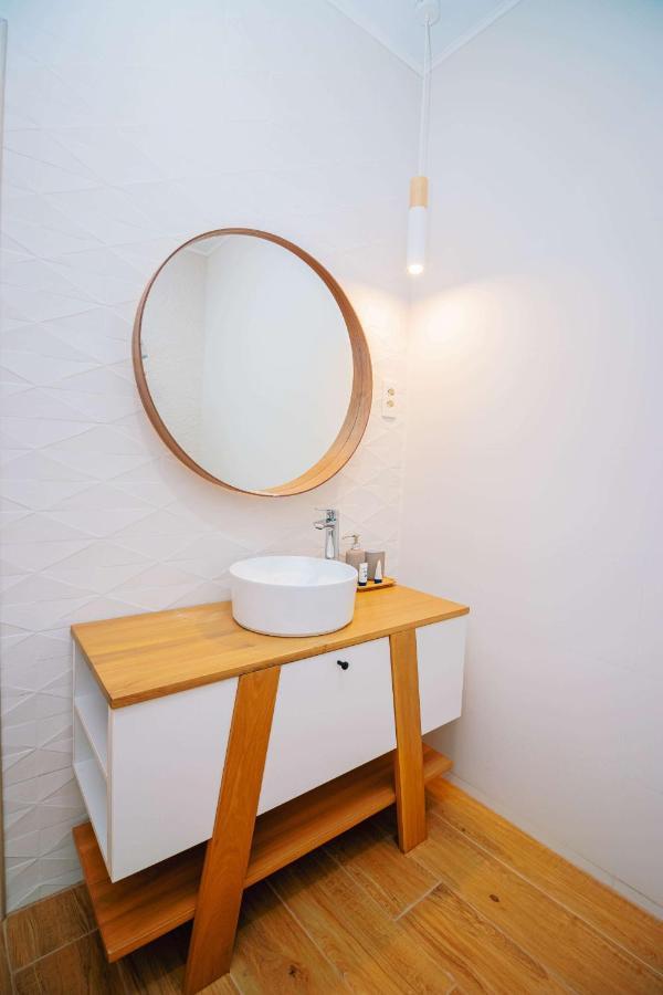 Bed and Breakfast Conacul Olarilor Baia de Fier Exterior foto